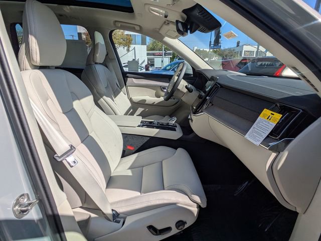 New 2026 Volvo XC90 B6 Ultra w/ Protection Package image 30