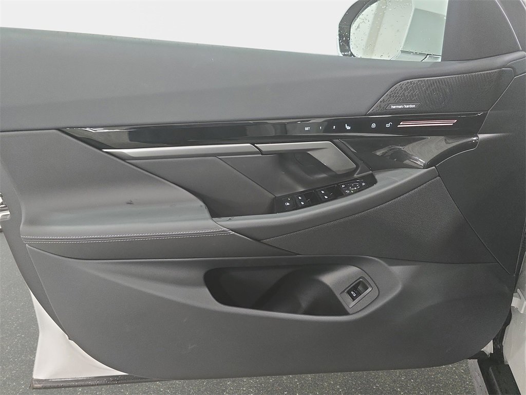 Used 2026 BMW 530i w/ Premium Package image 26