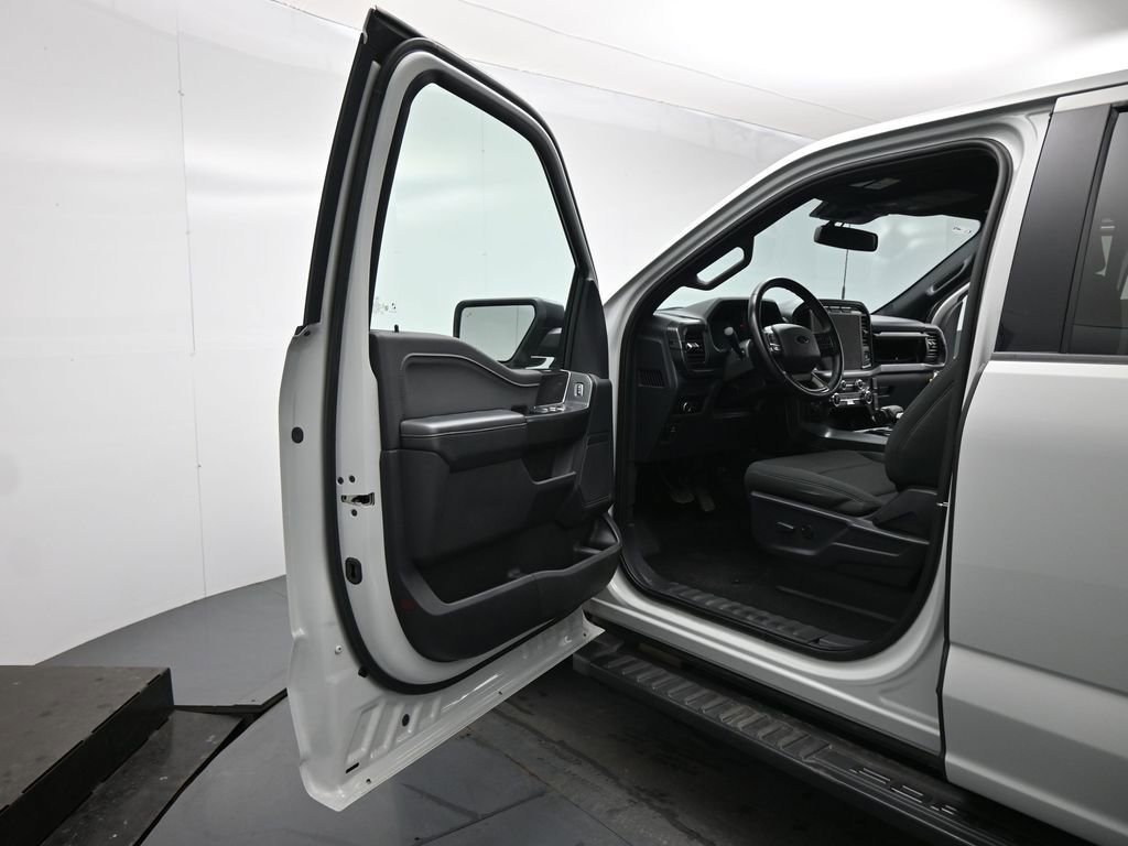 Used 2024 Ford F150 XLT w/ XLT Black Appearance Package image 9