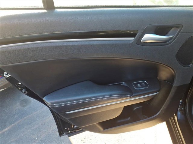 Used 2022 Chrysler 300 S image 9