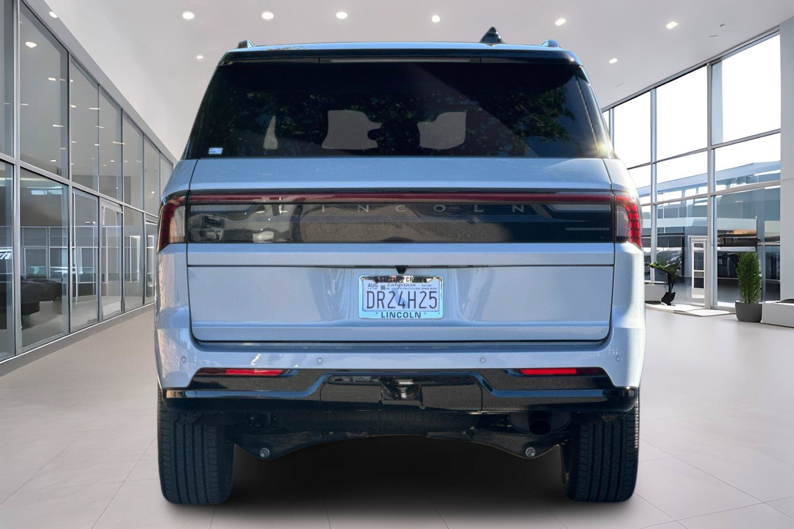 Used 2026 Lincoln Navigator Black Label AWD/4WD image 5