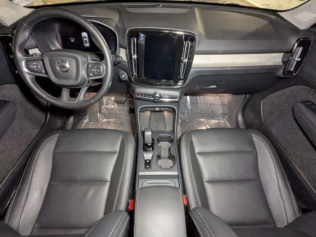 New 2025 Volvo XC40 B5 Core w/ Protection Package Premier image 27