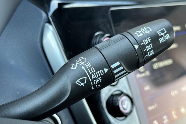 Used 2023 Chevrolet Bolt EUV Premier image 40