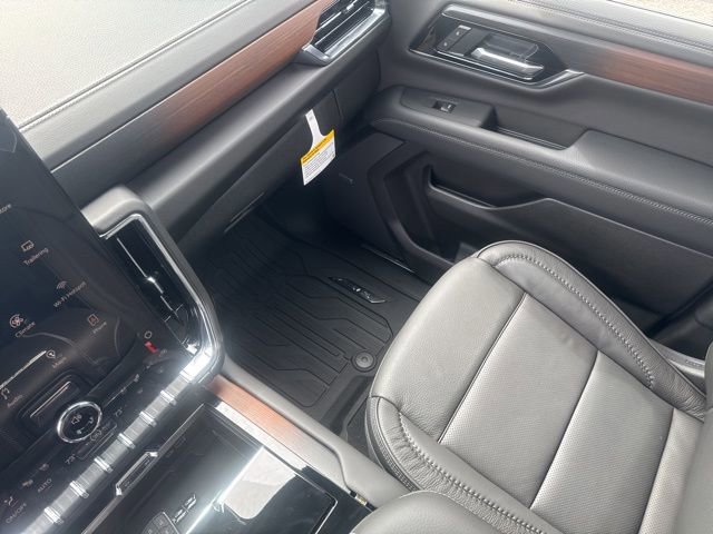 New 2026 GMC Yukon XL Denali w/ Denali Reserve Package AWD/4WD image 13