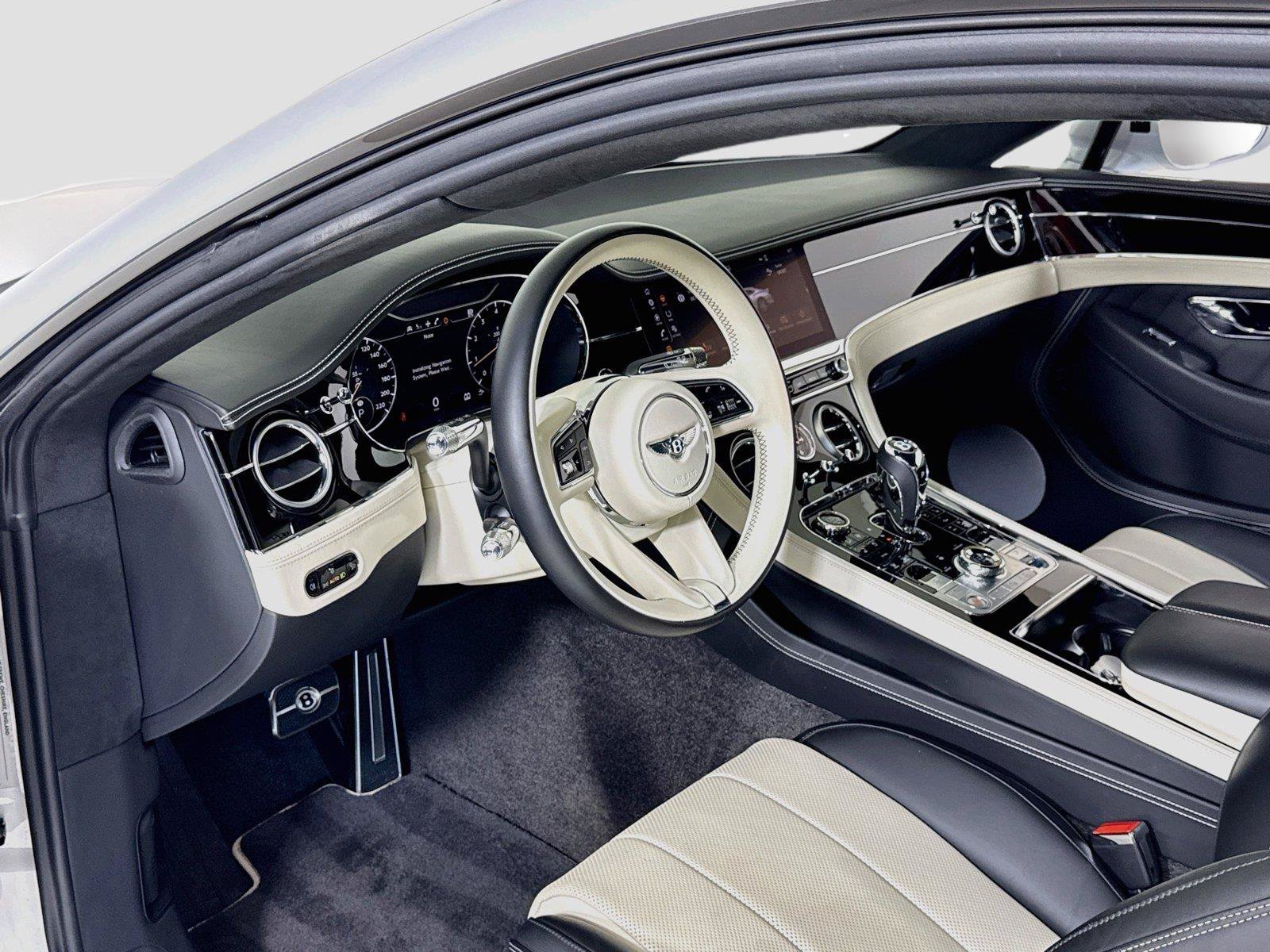 Used 2024 Bentley Continental GT V8 AWD/4WD image 14