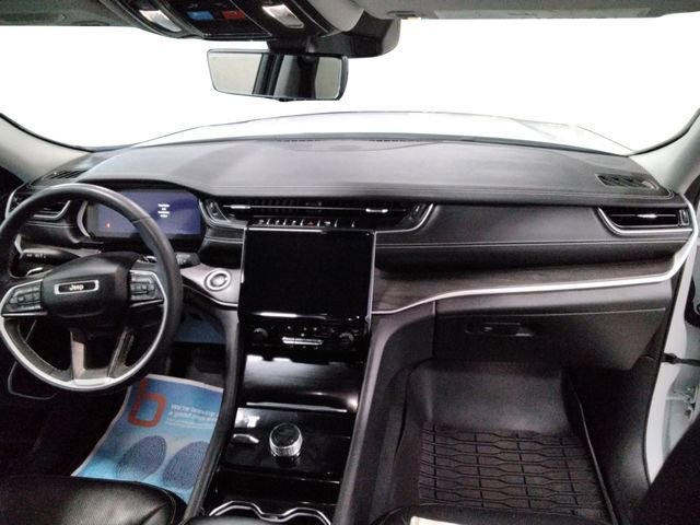 Used 2023 Jeep Grand Cherokee Limited w/ Luxury Tech Group II AWD/4WD image 30