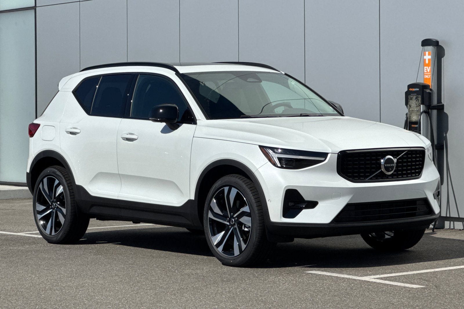 New 2026 Volvo XC40 B5 Ultra w/ Protection Package Premier AWD/4WD image 7