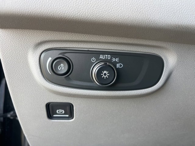 Used 2023 GMC Terrain SLE w/ Driver Convenience Package image 25