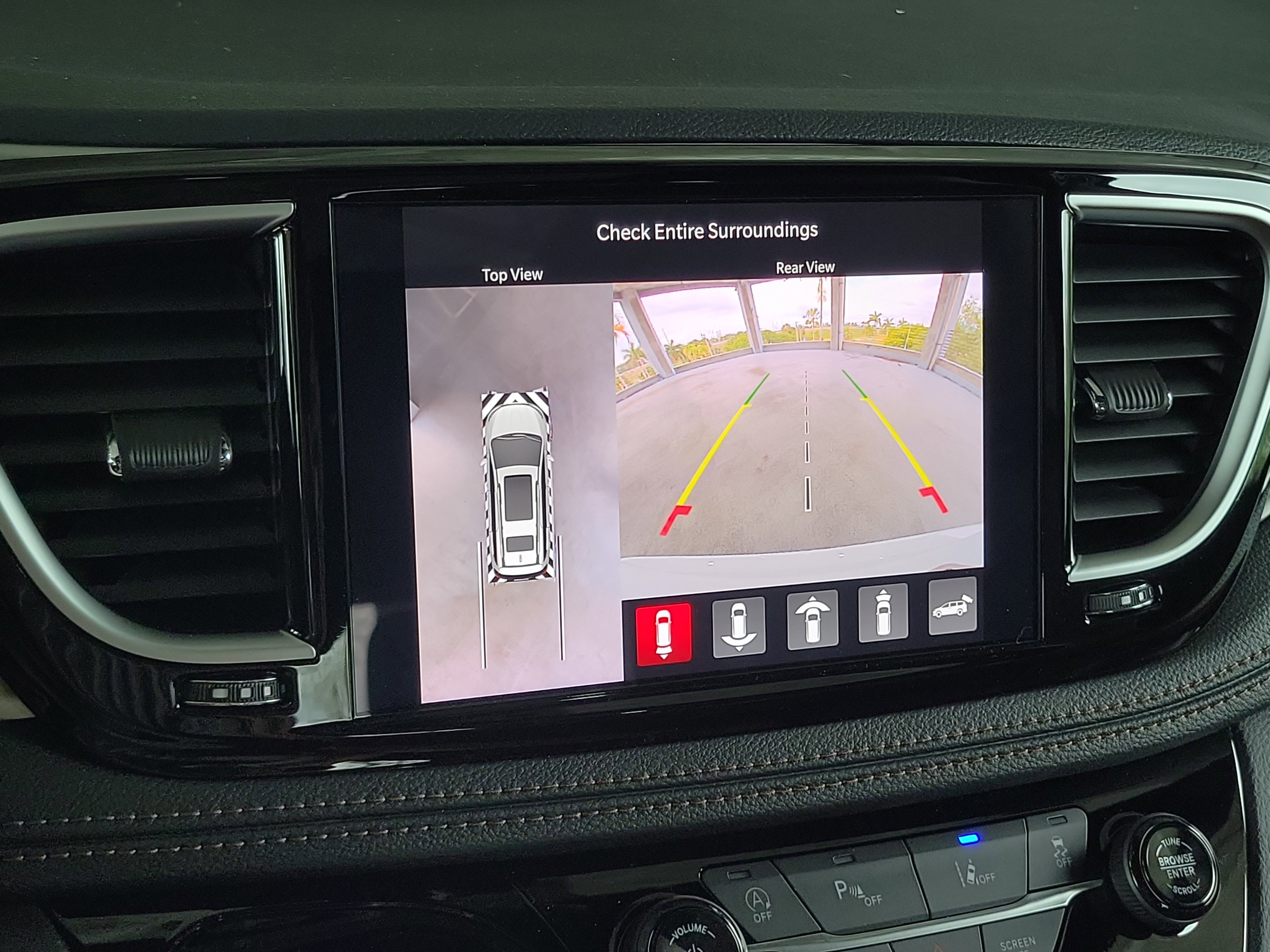 New 2026 Chrysler Pacifica Pinnacle w/ Trailer Tow Group FWD image 28
