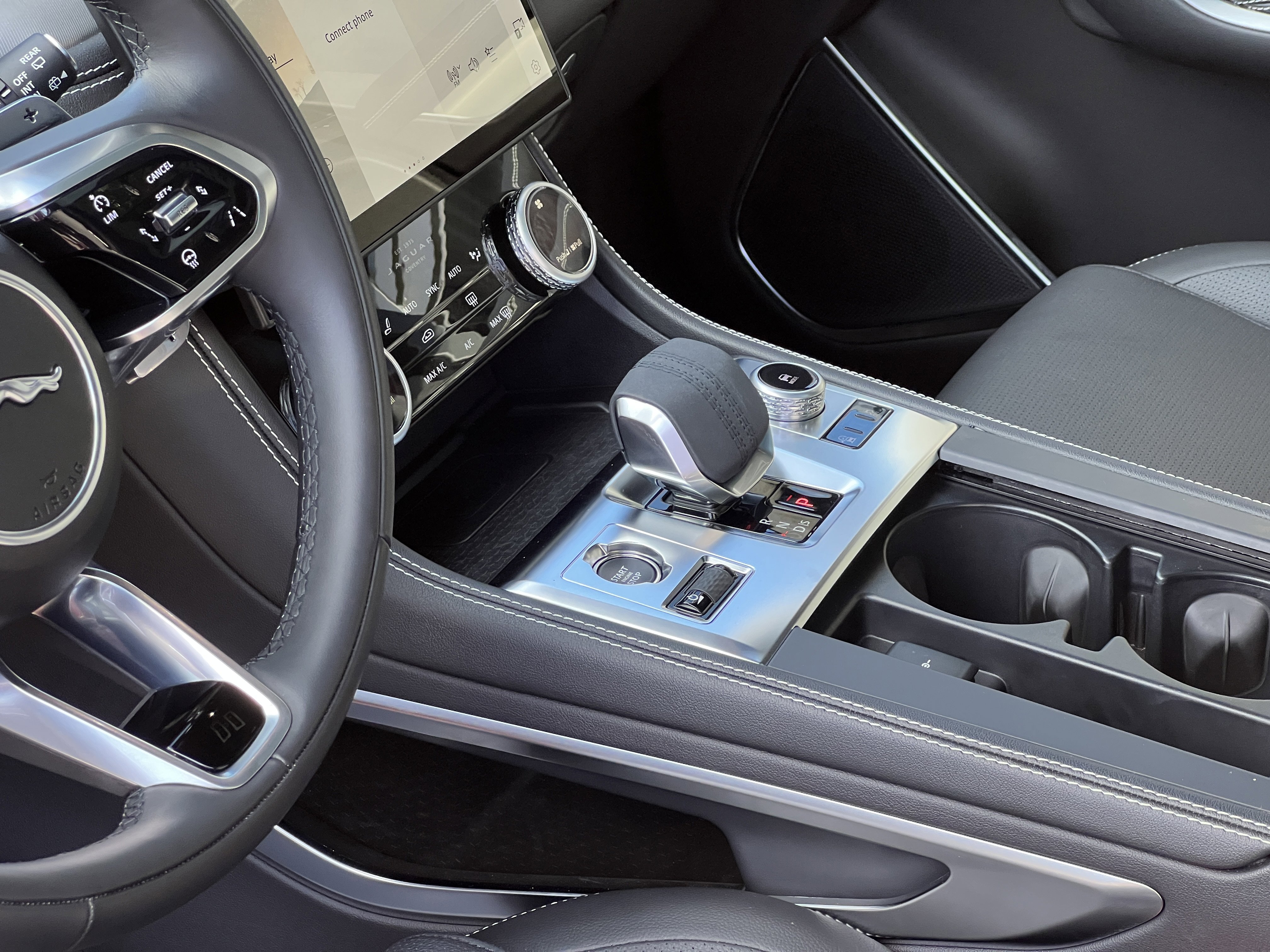 Certified 2025 Jaguar F-PACE R-Dynamic S image 24