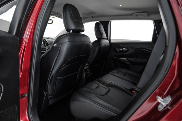 Used 2019 Jeep Cherokee Limited image 32