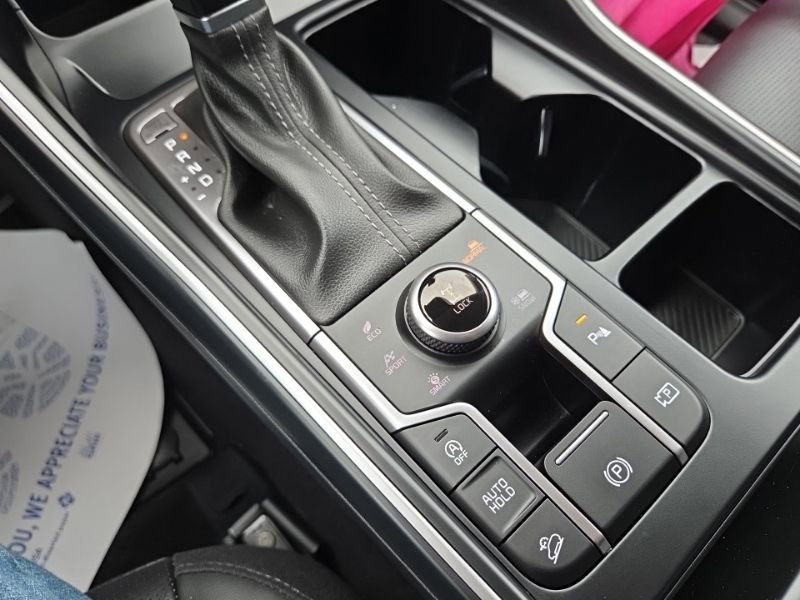 Used 2025 Kia Sorento S image 42