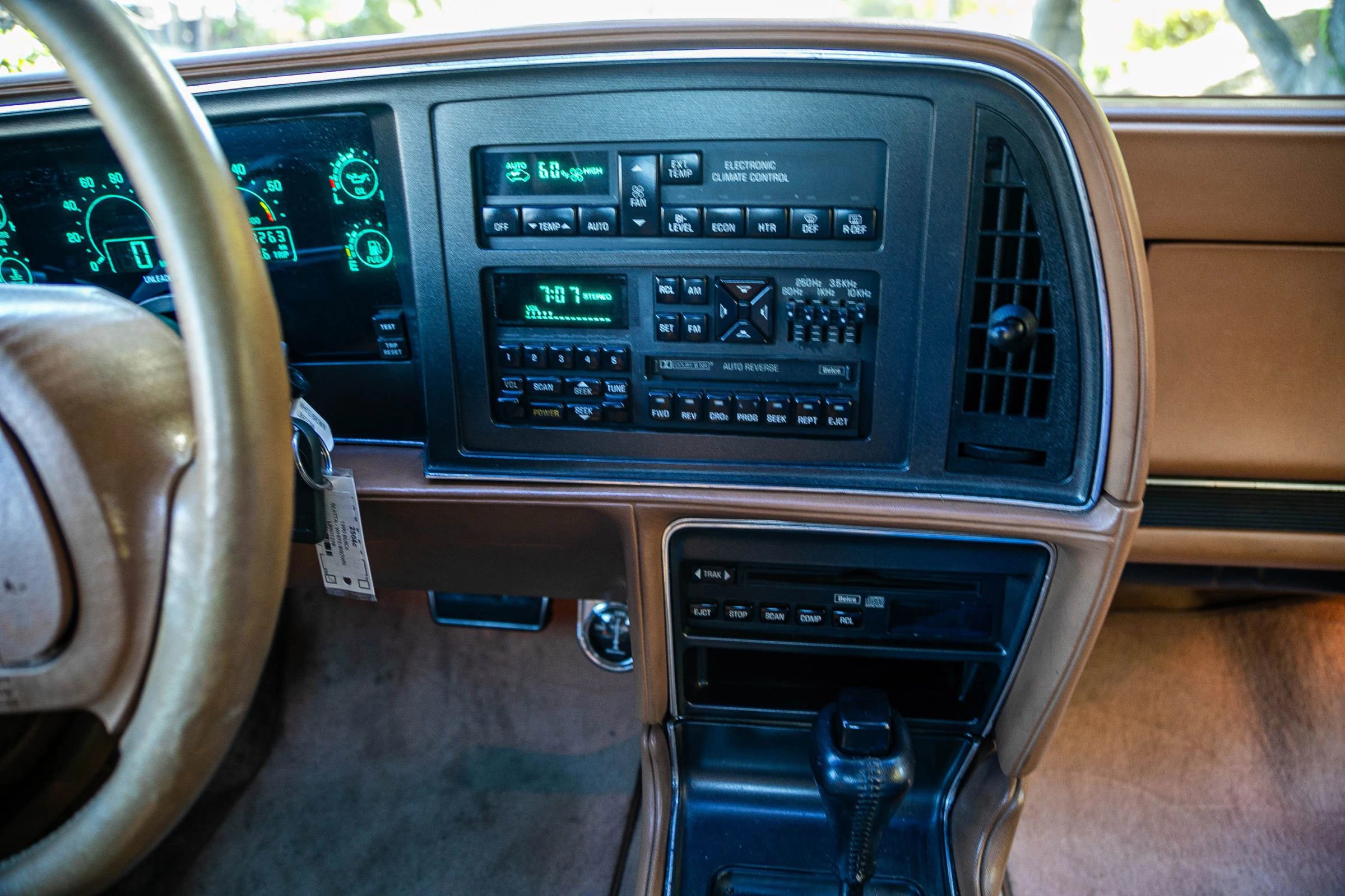 Used 1990 Buick Reatta Convertible FWD image 22