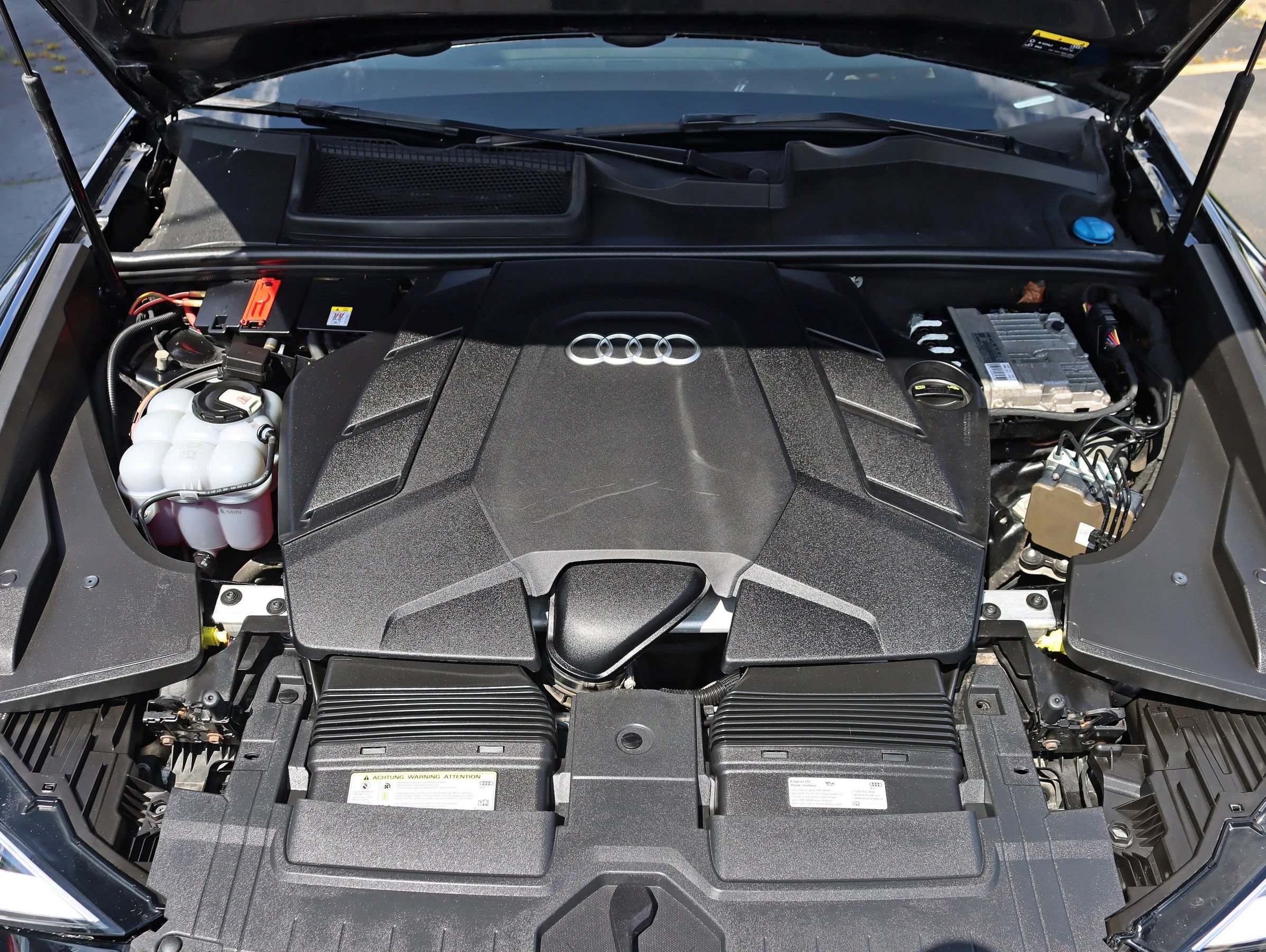 Used 2020 Audi Q8 Premium Plus w/ Premium Plus Package AWD/4WD image 41