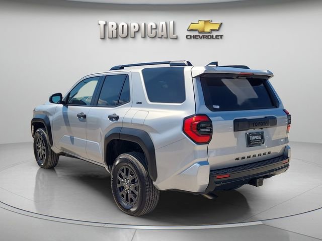 Used 2025 Toyota 4Runner SR5 AWD/4WD image 2