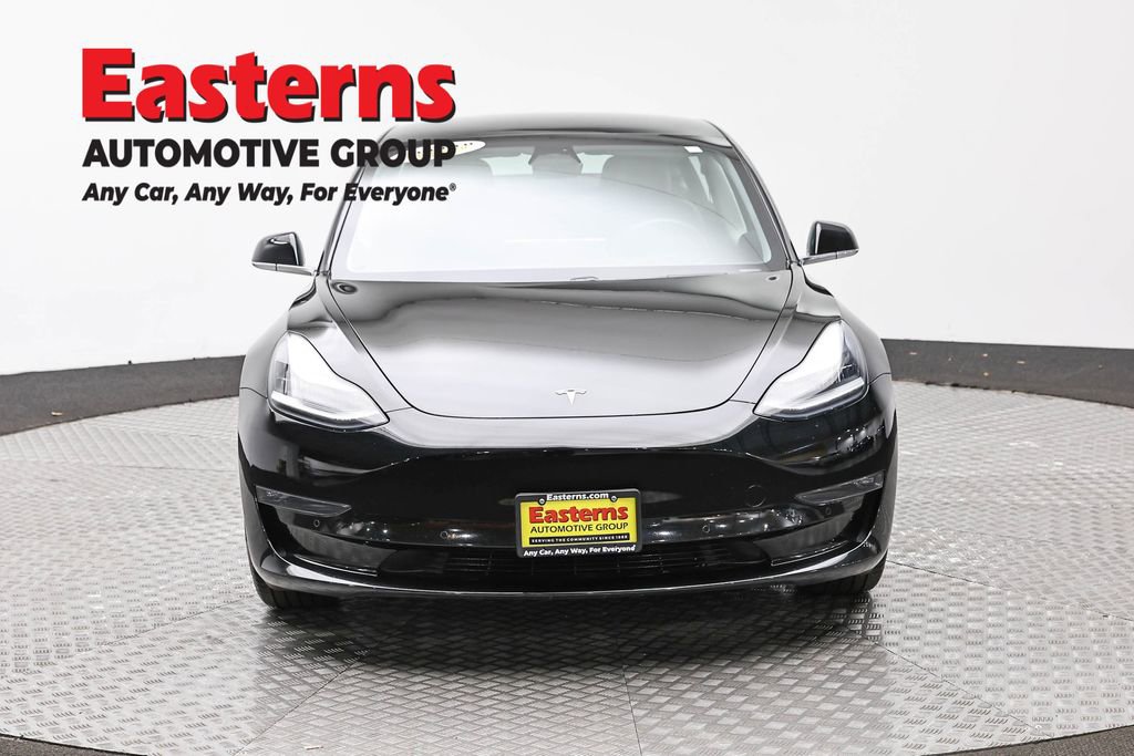 Used 2019 Tesla Model 3 Standard Range image 2