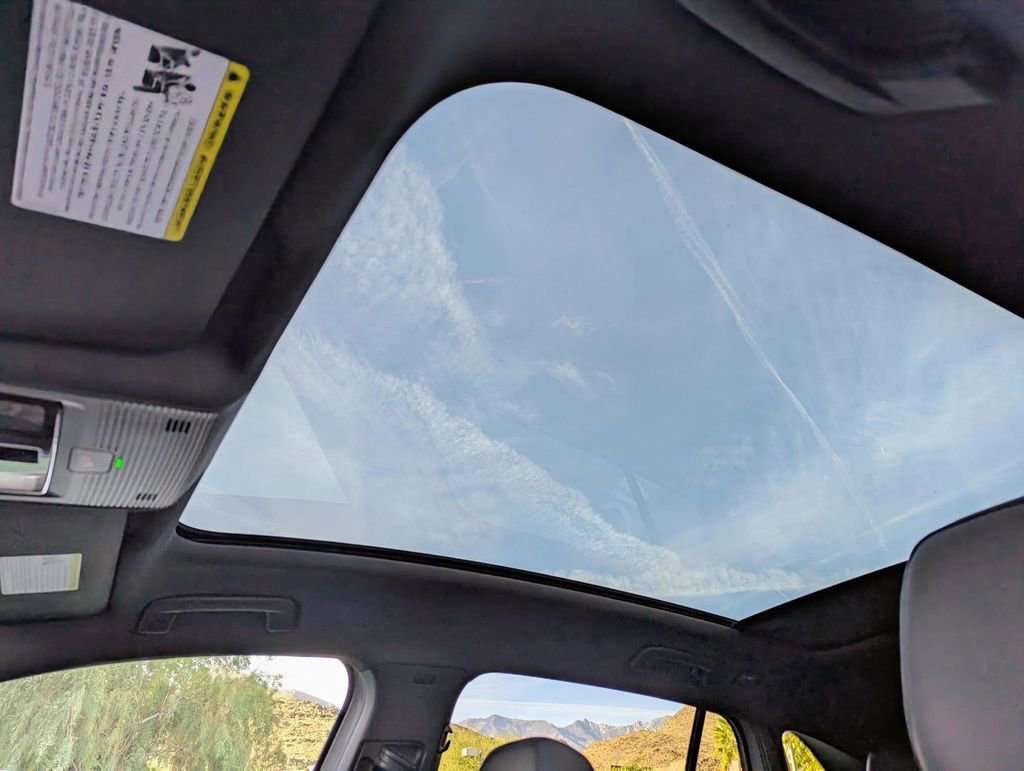 Certified 2021 Volkswagen ID.4 Pro S w/ Gradient Package image 15