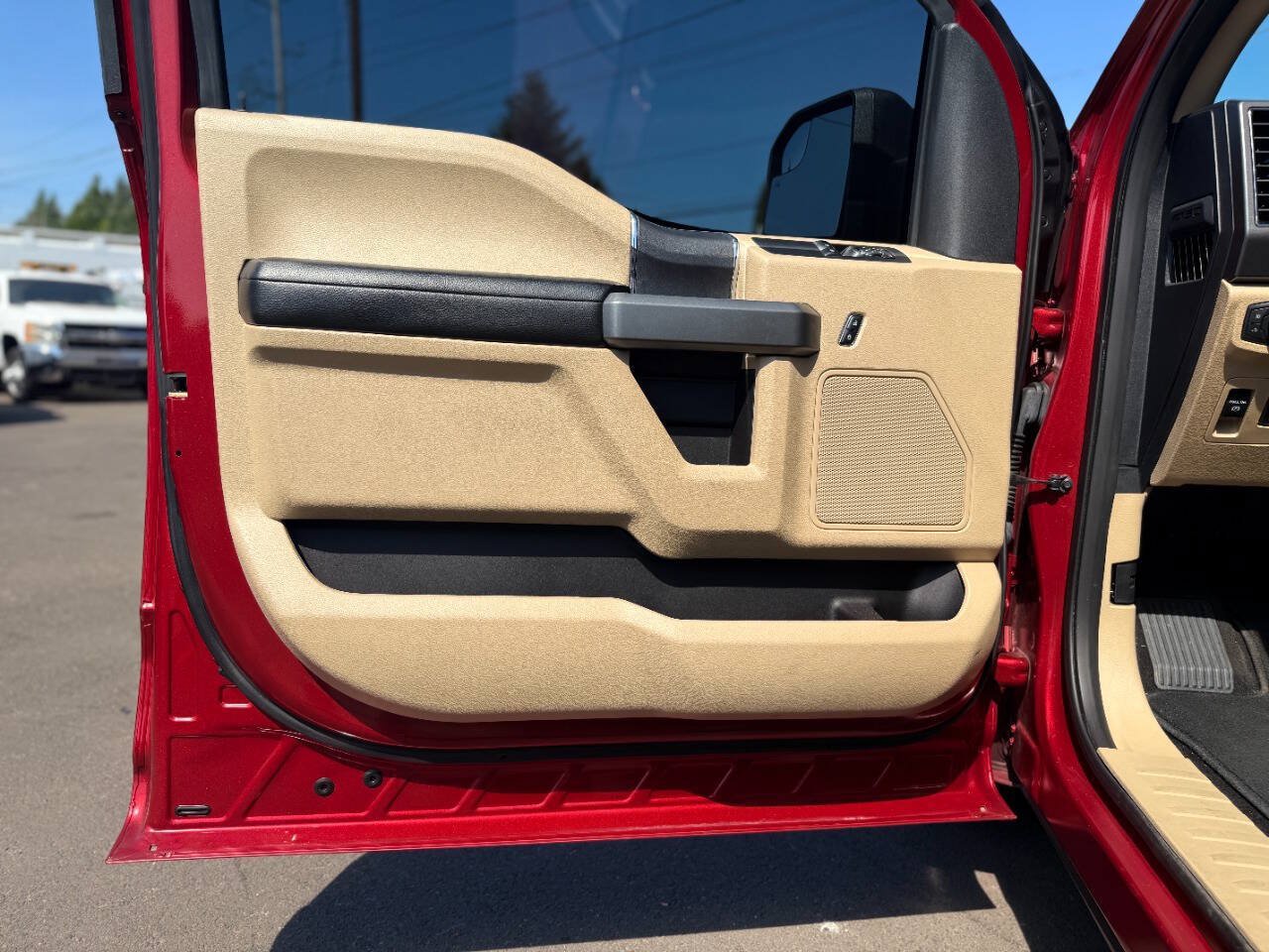 Used 2018 Ford F150 XLT w/ Equipment Group 301A Mid RWD image 33