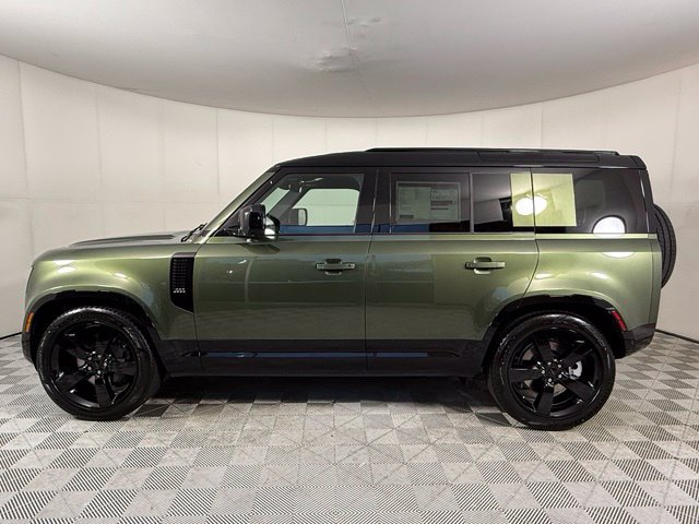 New 2026 Land Rover Defender 110 X-Dynamic SE AWD/4WD image 3