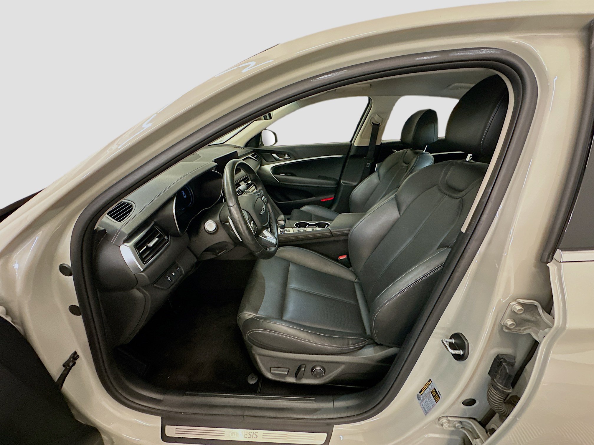 Used 2025 Genesis G70 2.5T AWD/4WD image 13