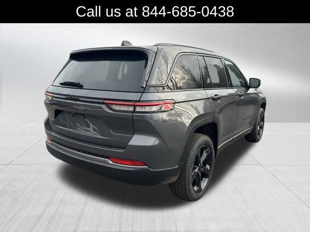 New 2026 Jeep Grand Cherokee Limited w/ Luxury Tech Group II RWD image 5