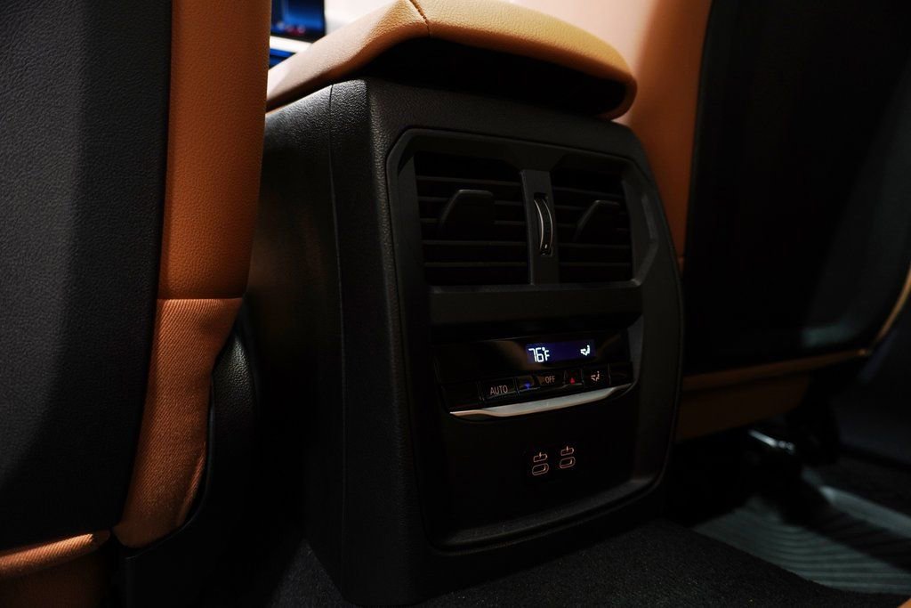 Certified 2025 BMW 330i xDrive Sedan w/ Premium Package image 14