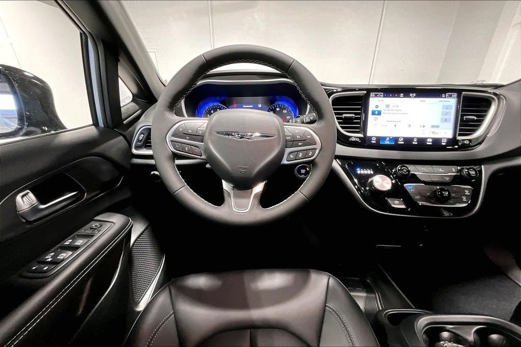 New 2026 Chrysler Voyager LX image 12