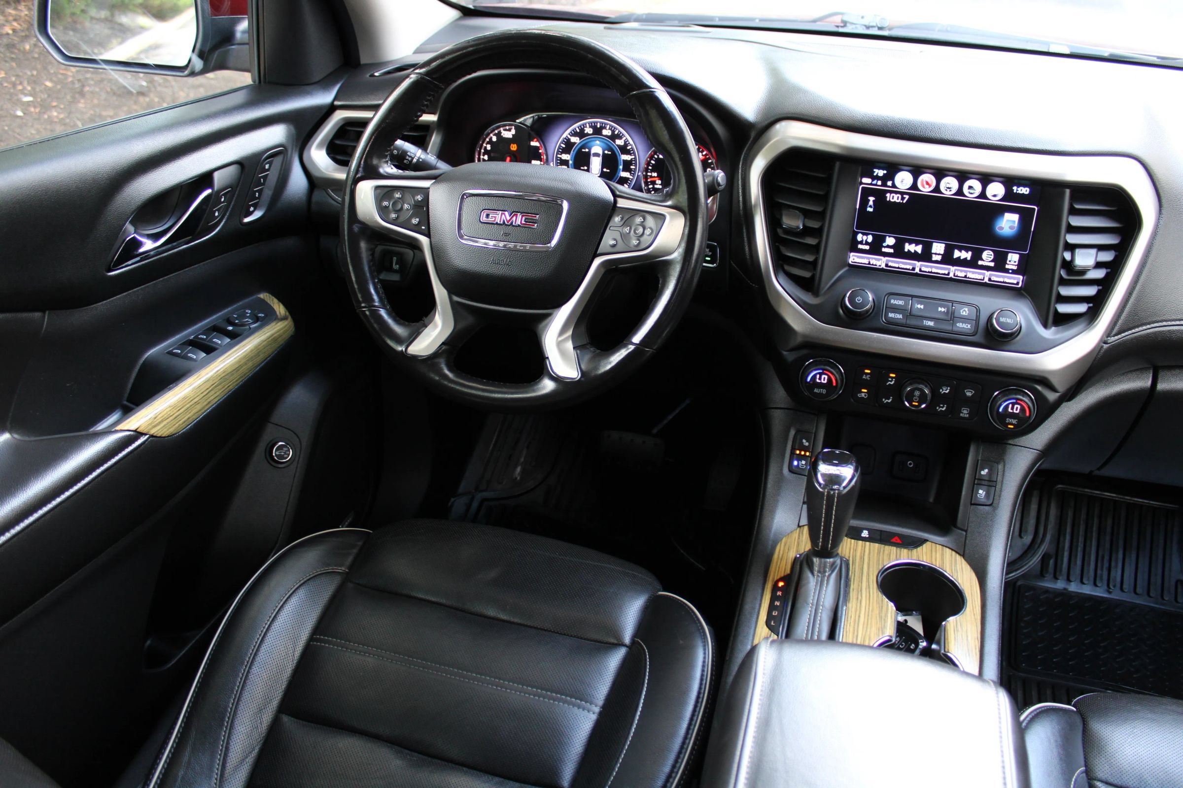 Used 2018 GMC Acadia Denali w/ LPO, Protection Package AWD/4WD image 16
