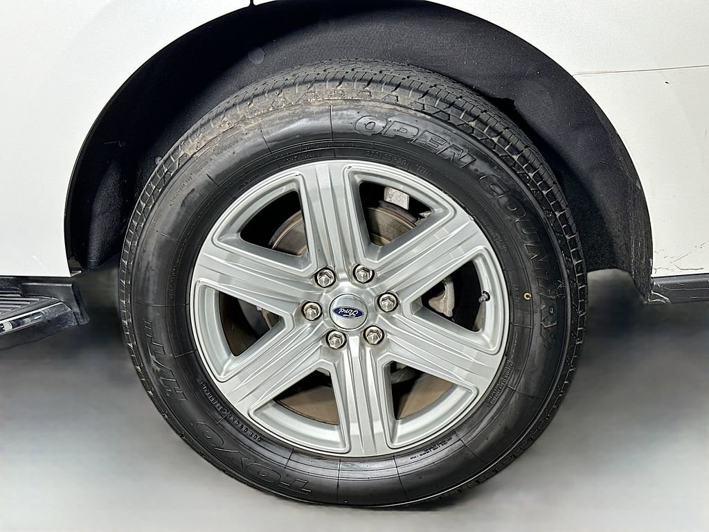 Used 2020 Ford Expedition XLT w/ Equipment Group 202A image 3