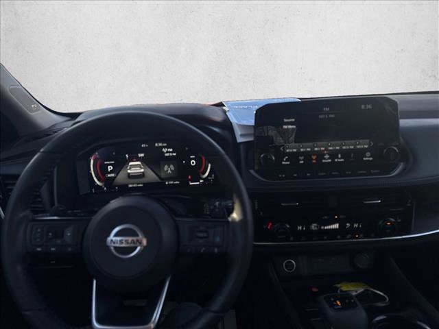 Used 2021 Nissan Rogue Platinum image 12