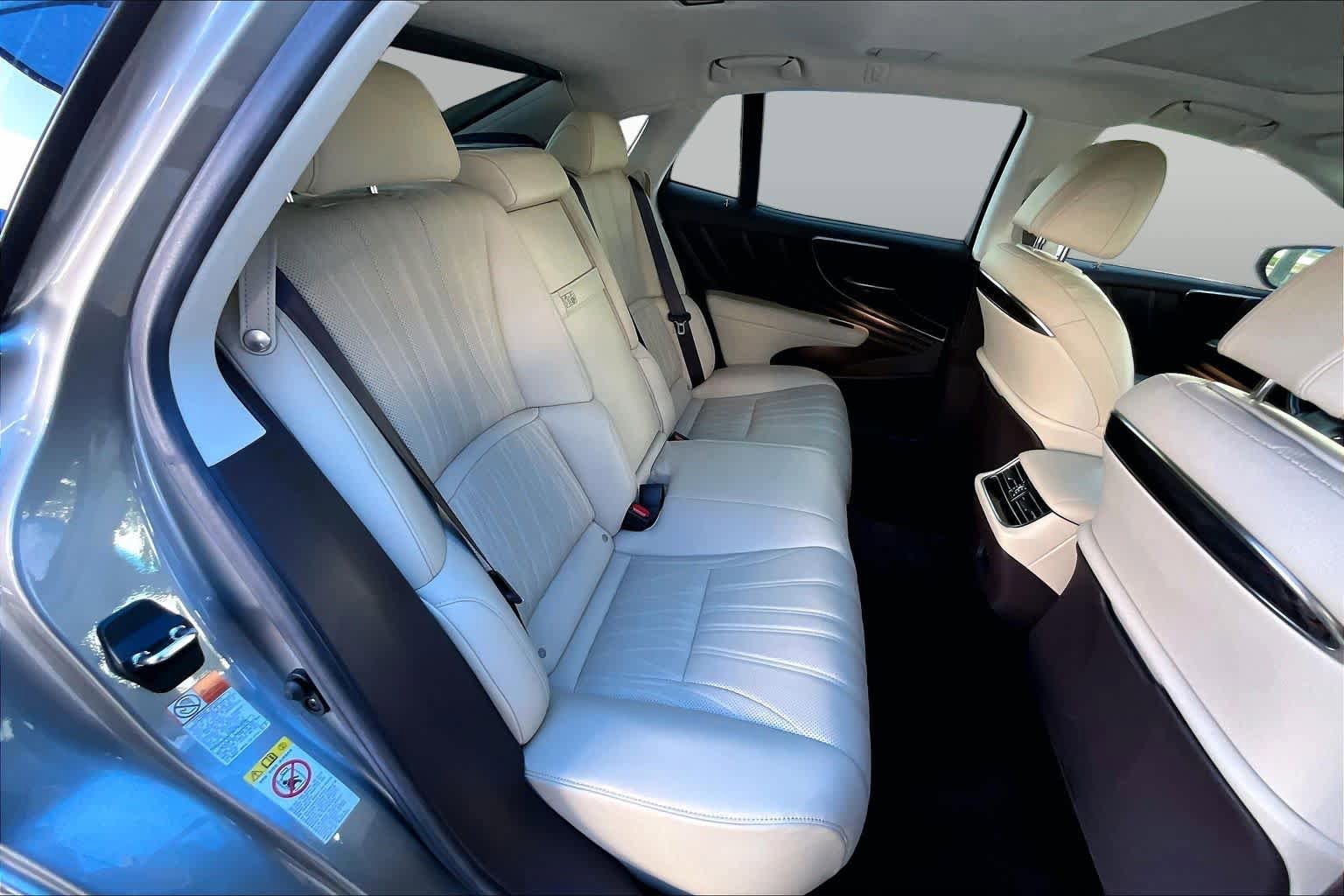Used 2018 Lexus LS 500 w/ Interior Upgrade Package RWD image 20