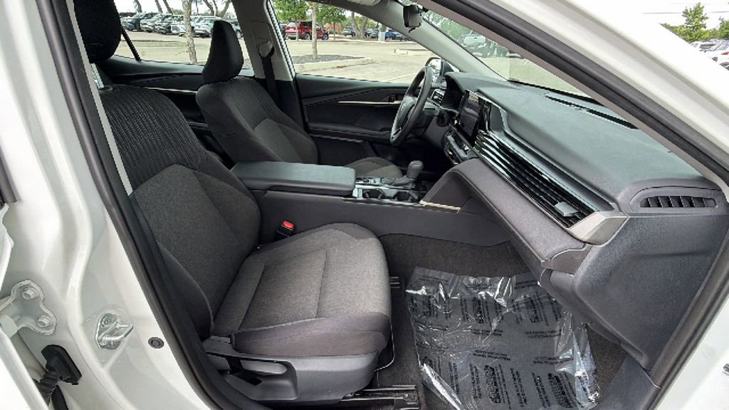Certified 2025 Toyota Camry LE FWD image 39