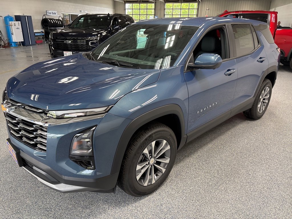 New 2026 Chevrolet Equinox LT w/ Convenience Package II image 3