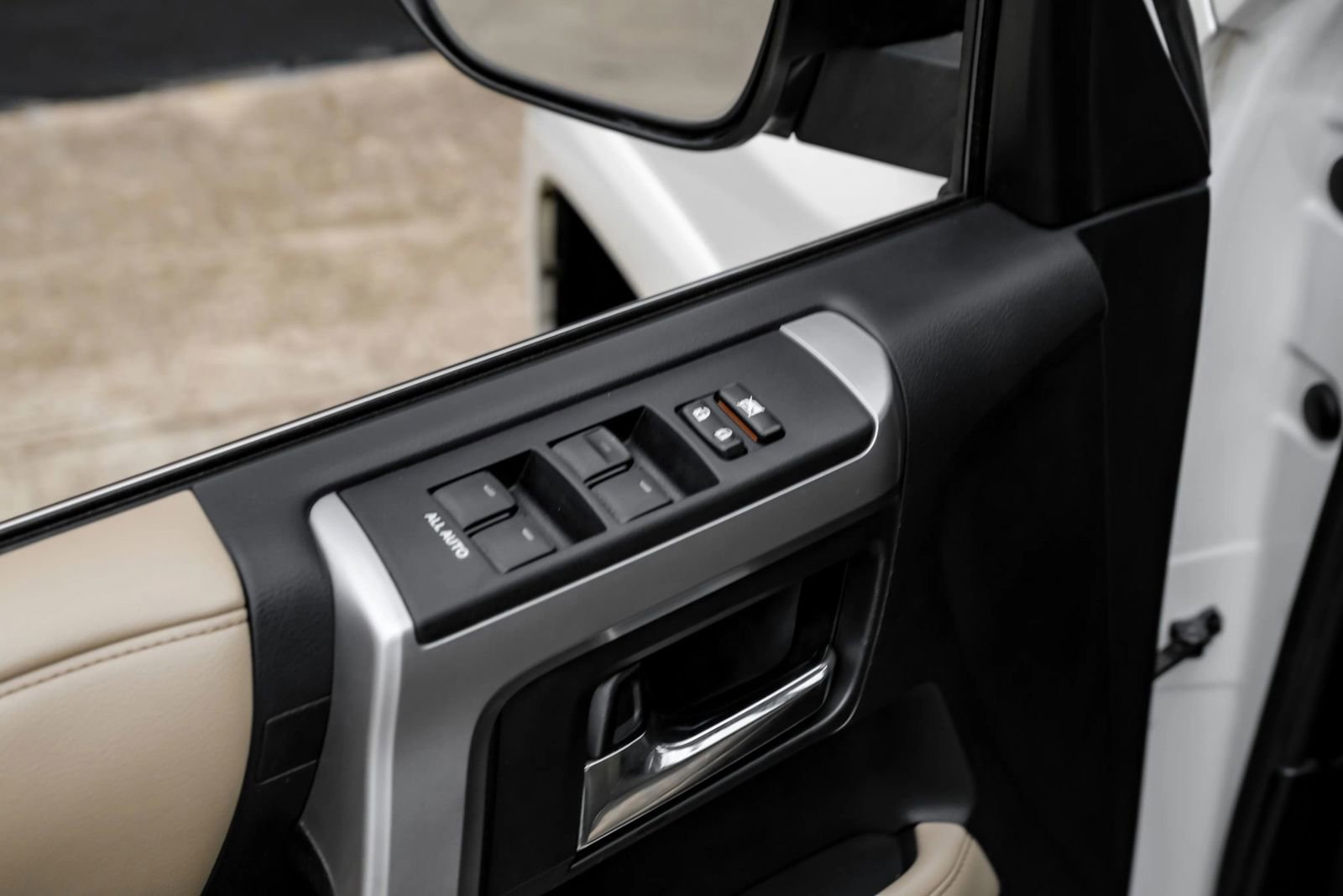 Used 2015 Toyota 4Runner Limited AWD/4WD image 48