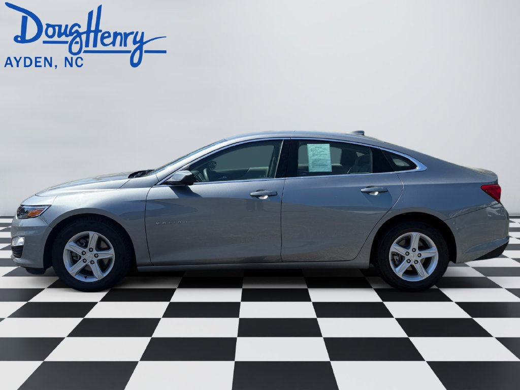 Used 2024 Chevrolet Malibu LT FWD image 2