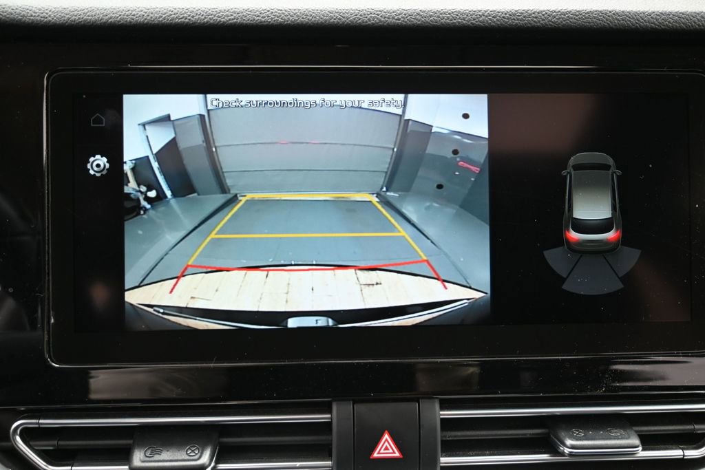 Used 2022 Kia Niro EX Premium FWD image 24