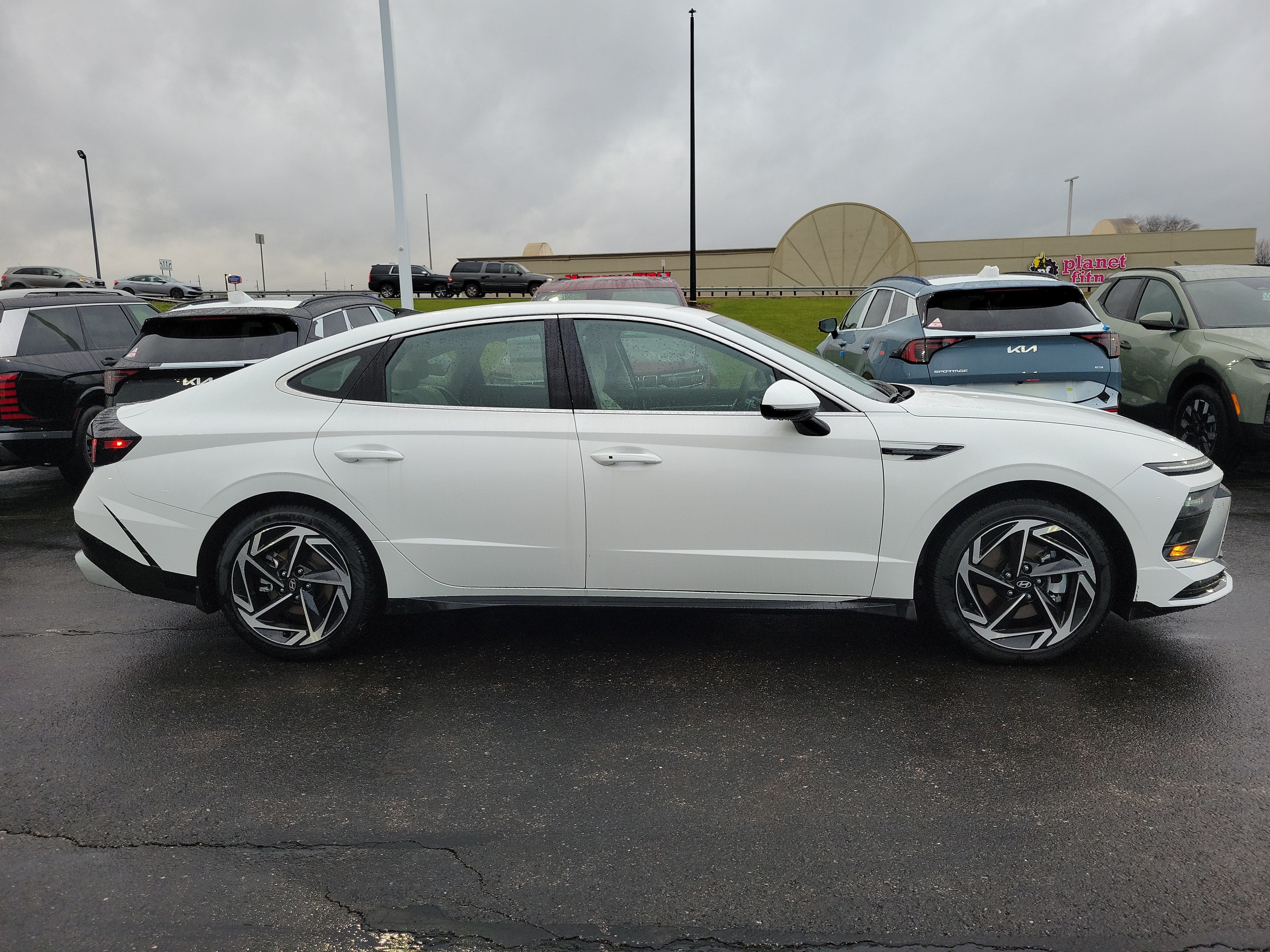 New 2026 Hyundai Sonata SEL FWD image 3