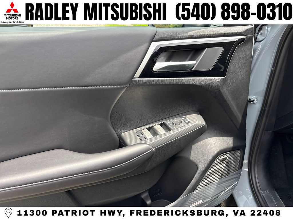 New 2026 Mitsubishi Outlander SE AWD/4WD image 5
