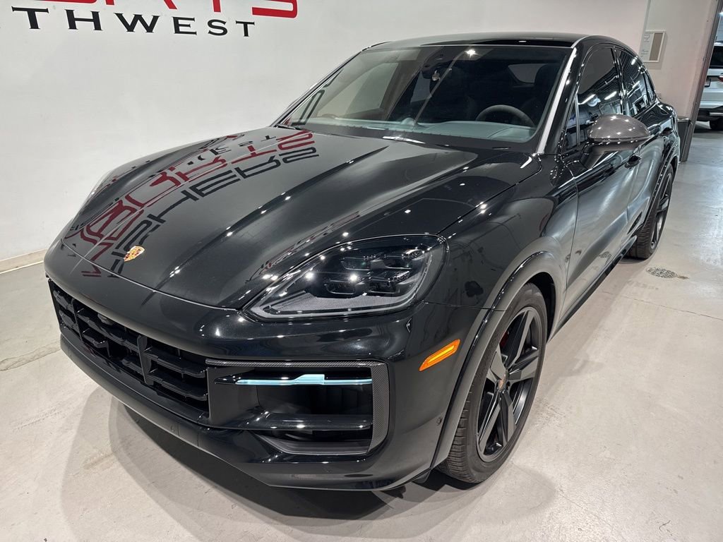 Used 2025 Porsche Cayenne GTS AWD/4WD image 9