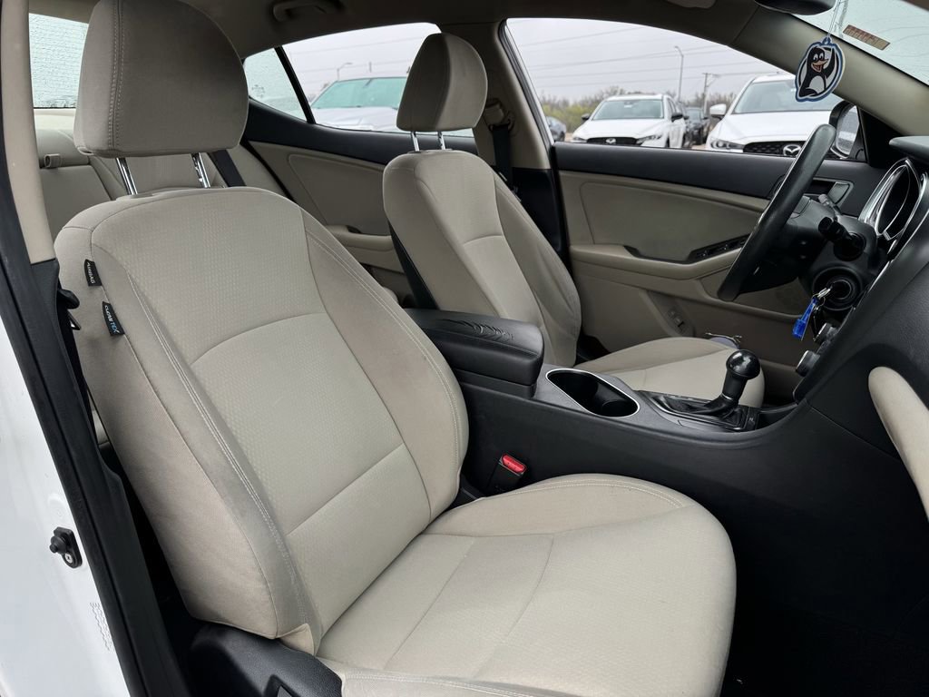 Used 2014 Kia Optima LX w/ Paint Protection Film Package image 29