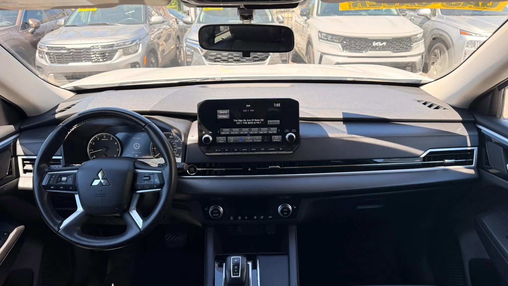 Used 2024 Mitsubishi Outlander FWD image 16