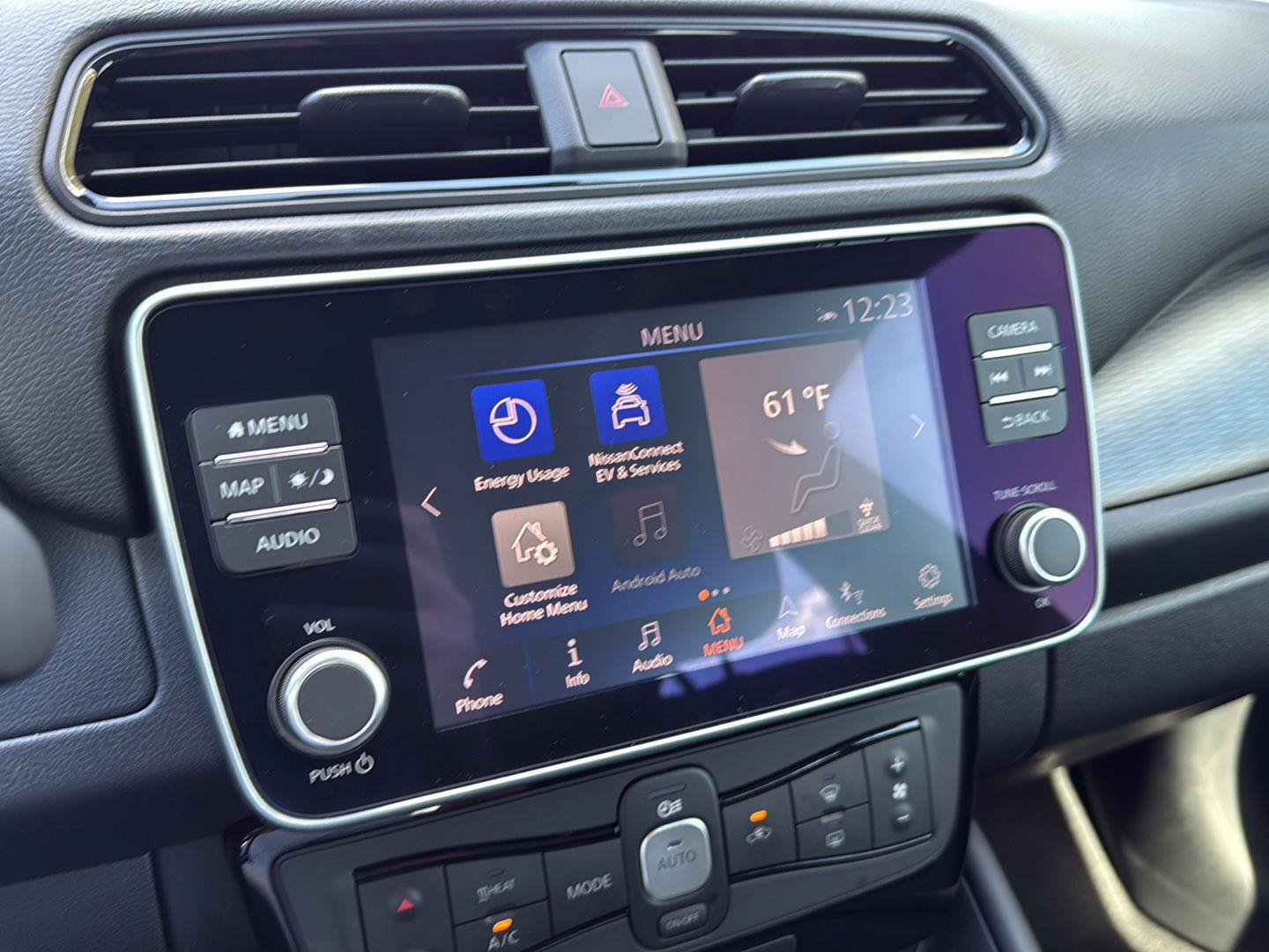 Certified 2025 Nissan Leaf SV Plus FWD image 19