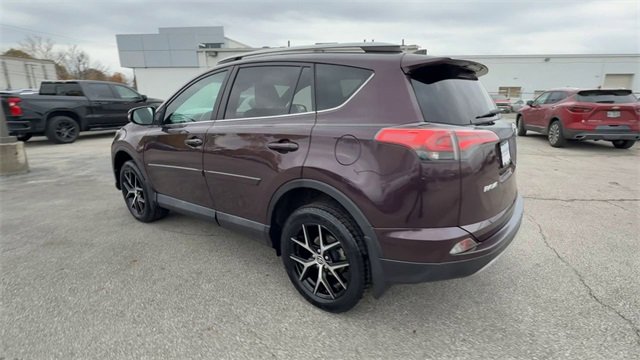 Used 2017 Toyota RAV4 SE image 6