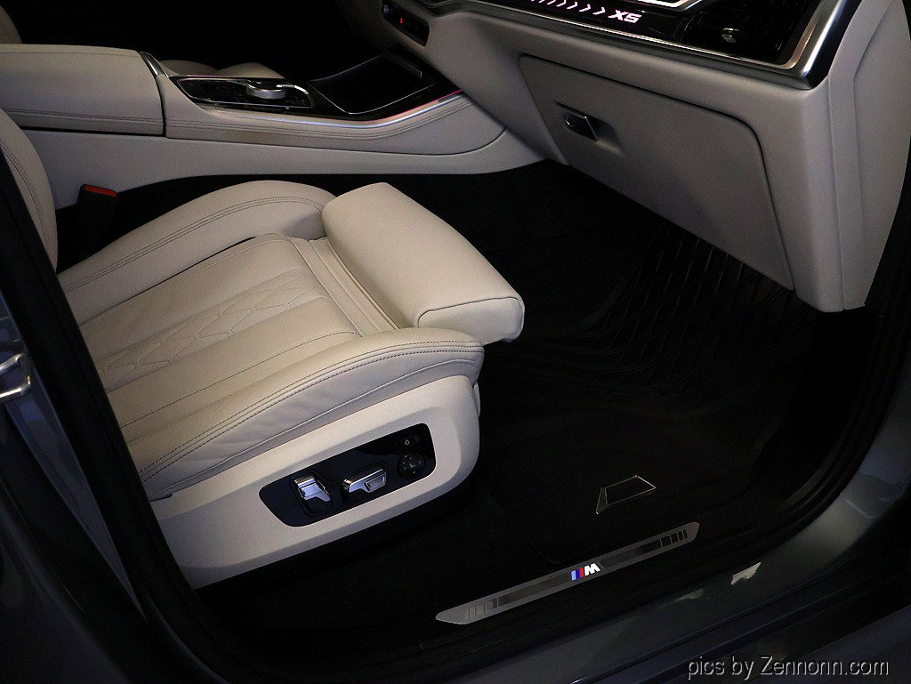 Certified 2024 BMW X5 xDrive40i w/ Executive Package image 36