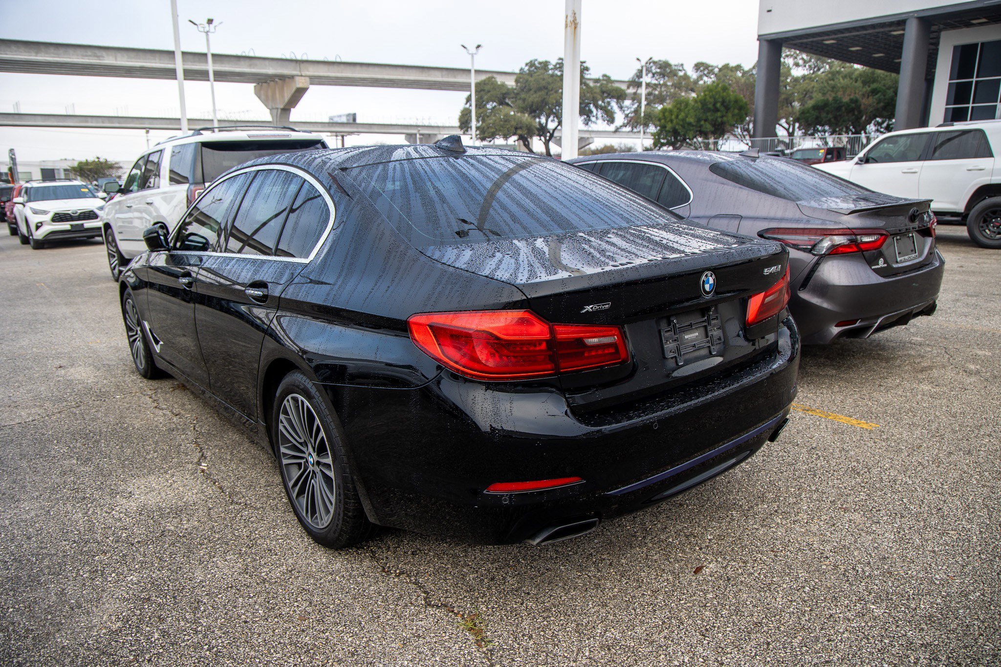 Used 2018 BMW 540i xDrive w/ Luxury Seating Package image 9