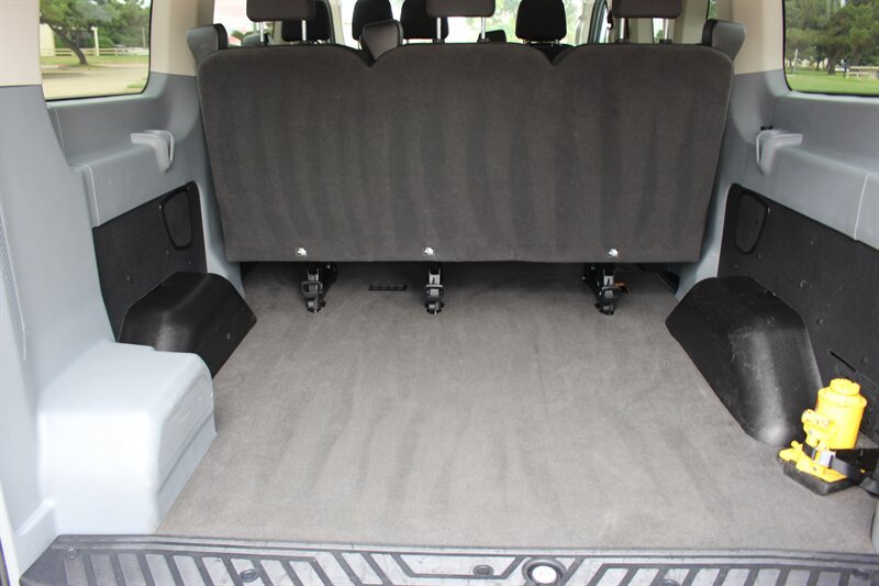 Used 2018 Ford Transit 150 XL RWD image 10