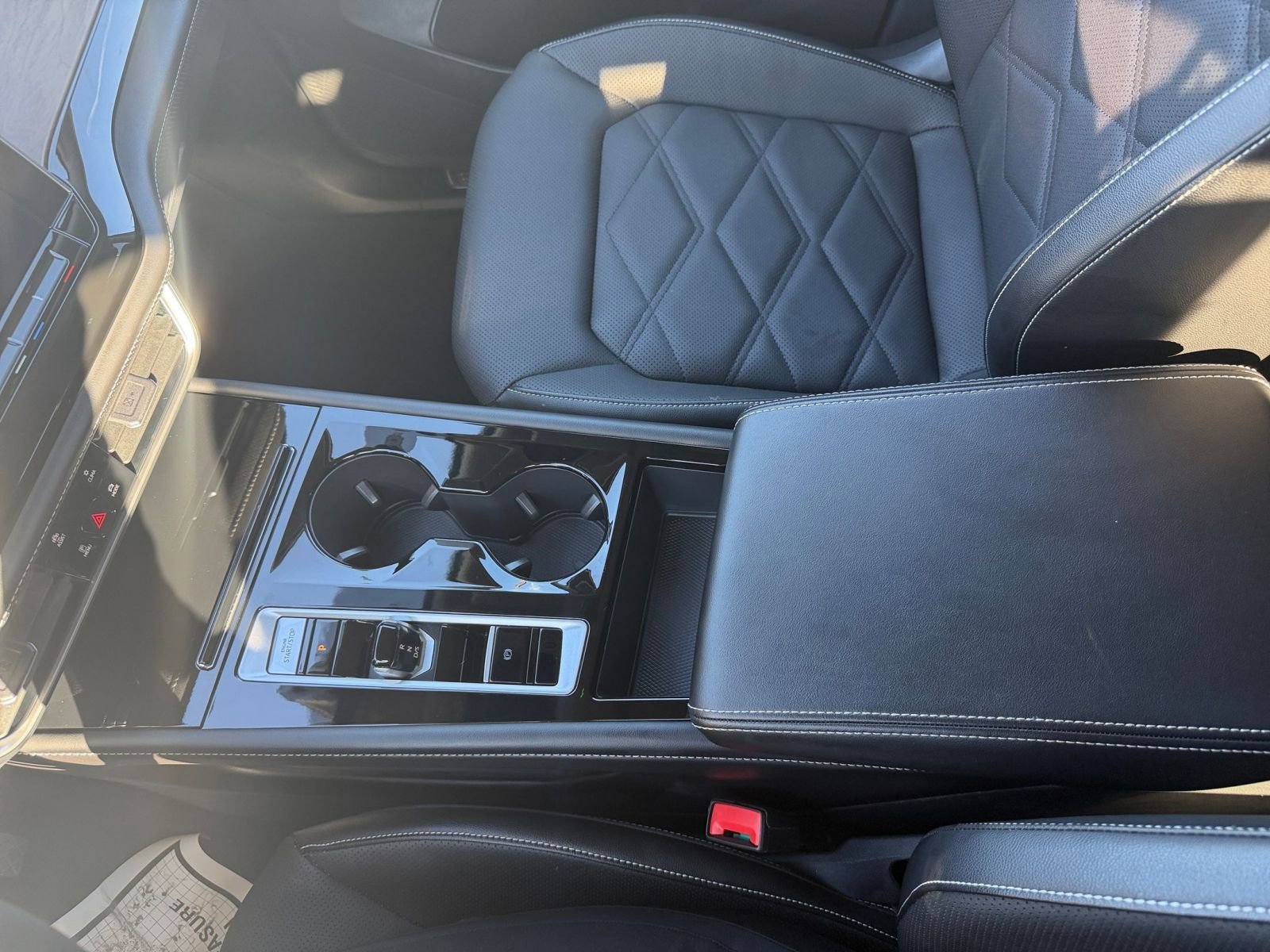 Used 2025 Volkswagen Atlas SE image 41