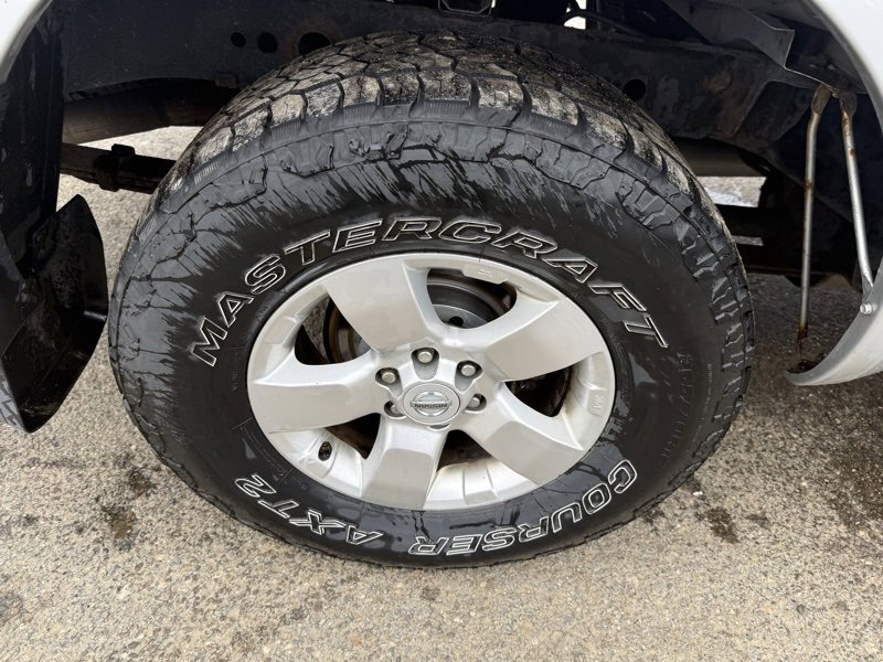 Used 2012 Nissan Frontier SV w/ SV Premium Utility Pkg image 12