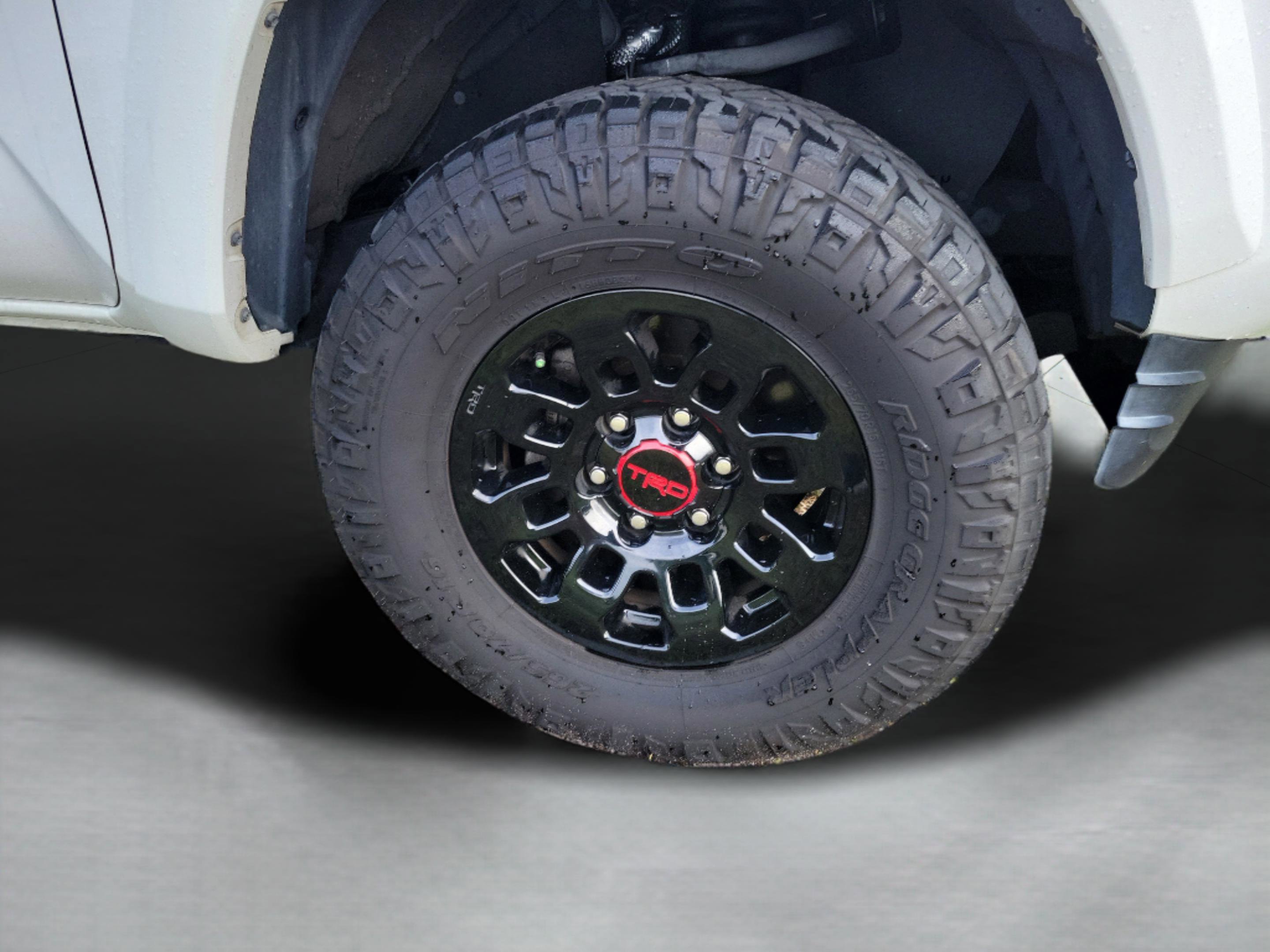 Used 2021 Toyota Tacoma SR5 AWD/4WD image 14