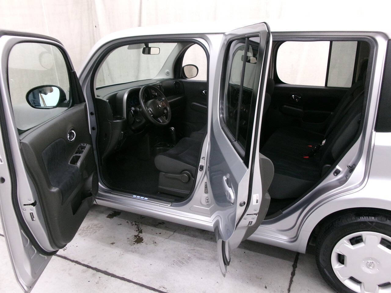 Used 2010 Nissan Cube 1.8 S w/ Interior Illumination Pkg FWD image 12